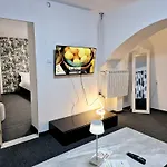 Boutique Old City 8